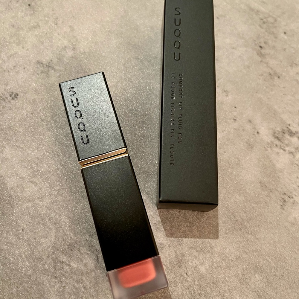 SUQQU Comfort Lip Fluid Fog Lipstick: 04 Hanashimo